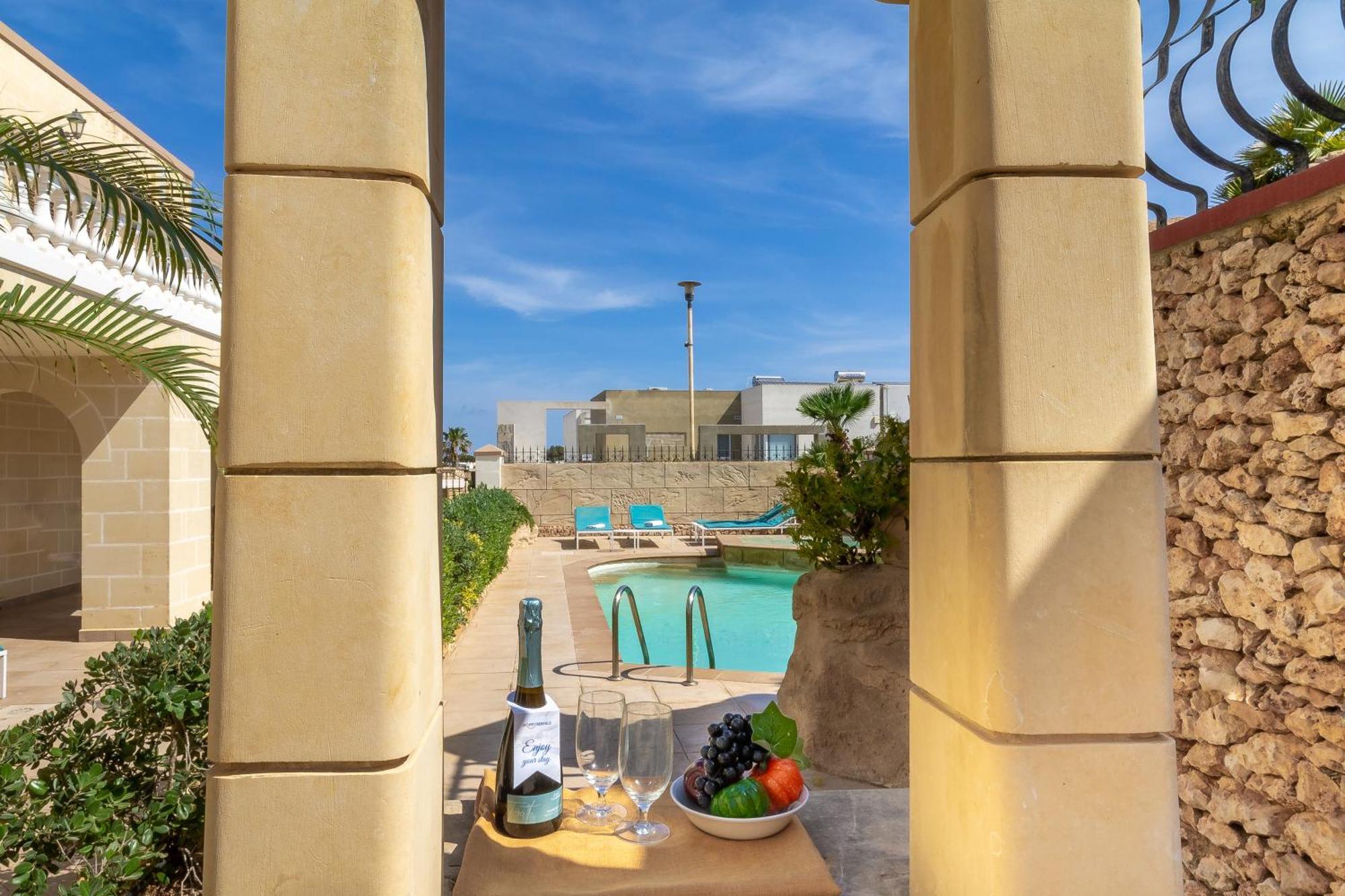 Villa & Pool Apartments In Mellieha Bay المظهر الخارجي الصورة